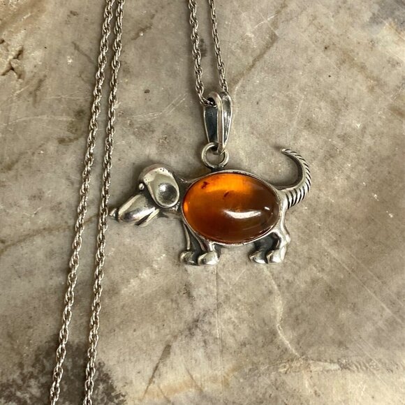 Sterling Silver 925 Puppy Dog Hound Dog Baltic Amber Pendant Necklace 18" Chain - Picture 1 of 16